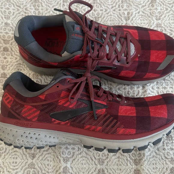 Brooks Ghost 12 Flannel Red Plaid Running Shoes - Picture 2 of 8